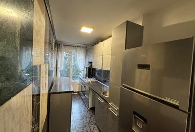 Apartament cu 2 camere decomandat, mobilat în P-ța Romană