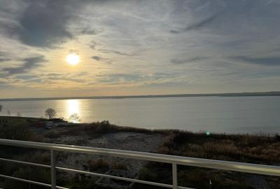 Penthouse cu 3 camere decomandat în Mamaia
