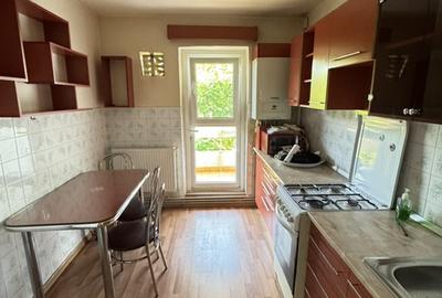 Apartament 3 camere si 2 bai de vanzare, str. Tipografilor, Nord Bacau - 4