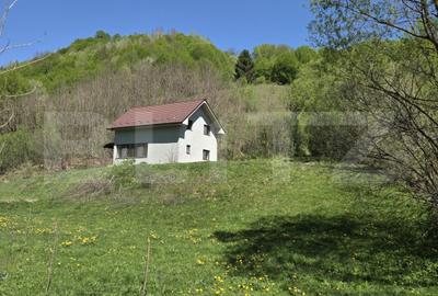 Casă individuală cu 6 camere în Năsăud