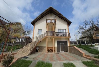 Casă individuală cu 4 camere în Periferie