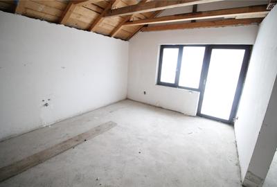 Casă cu 5 camere în Holboca