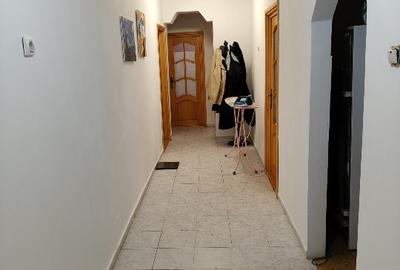 Apartament 4 camere-ultracentral-Piata Mare-Botosani-Accept schimburi - 1