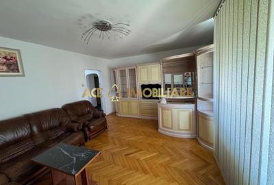 Apartament cu 3 camere decomandat, mobilat în Berceni