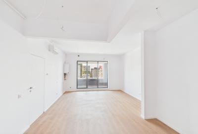 Apartament cu 3 camere semidecomandat în Grivița