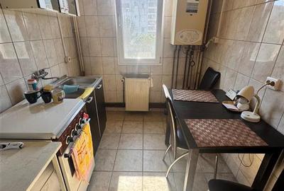 Apartament cu 2 camere semidecomandat în Podu Roș