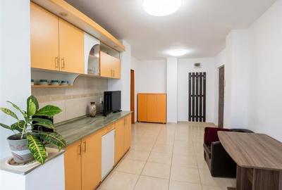 Apartament cu 3 camere decomandat în Decebal