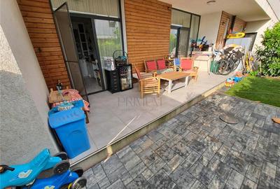 Apartament cu 3 camere decomandat în Lipovei