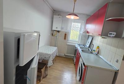 Inchiriez apartament 2 camere zona Miorita Deva - 4