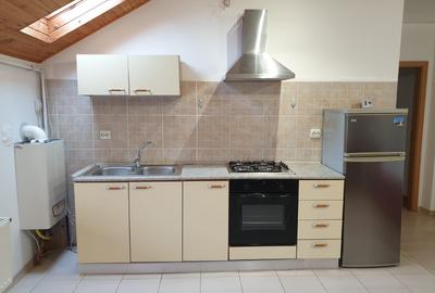 Apartament cu 2 camere semidecomandat, mobilat în Dumbrăvița