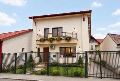 Casă individuală cu 8 camere în Ion Creangă