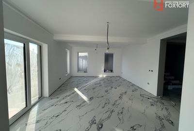 Casa Giarmata la gri cu toate utilitatile - ID V5615 - 1