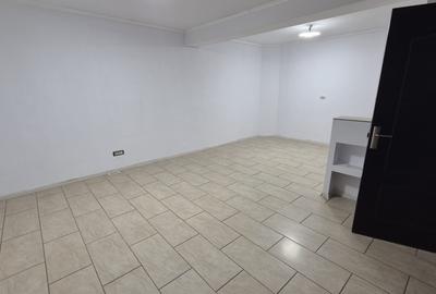 Apartament cu 5 camere decomandat în Victoriei