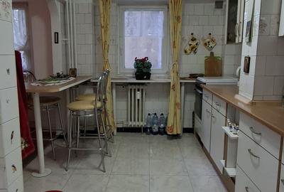 4 camere cât un univers propriu | Etaj 3, chiar vizavi de Plaza România - 11