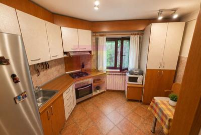 Apartament cu 3 camere decomandat în Decebal