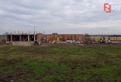 Duplex intreg 8 camere, LA ROSU, de vanzare in Sacalaz, la intrare - 24