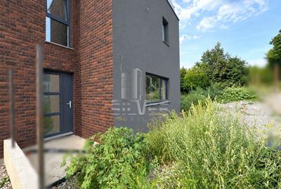 Duplex cu 5 camere în Câmpului