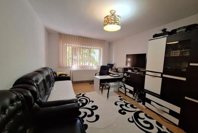 Apartament cu 3 camere decomandat, mobilat în Baba-Dochia