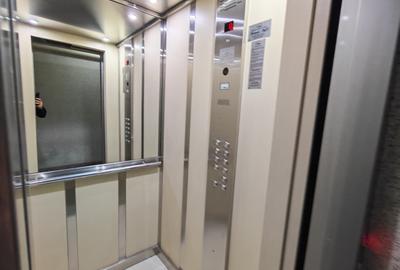 Apartament cu 2 camere, tip studio, de închiriat – Zona Marriott, Strada Sabinel - 13