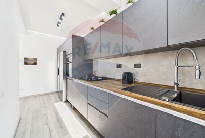 Apartament de vanzare - 3 camere 102mp + Terasa cu foisor 45mp - 3