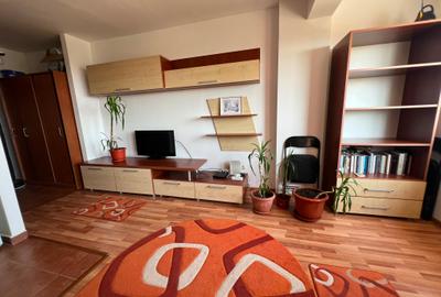 Garsonieră decomandată, mobilată în Energia