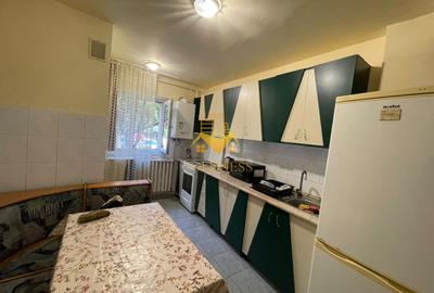 Apartament cu 3 camere decomandat, mobilat în Zorilor