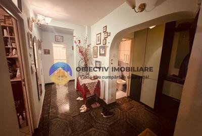 Apartament cu 3 camere decomandat în Central
