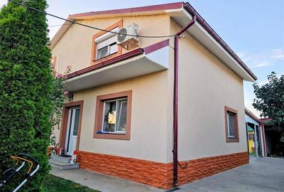 Casă individuală cu 5 camere în Vărsătura