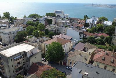 Una dintre puținele clădiri individuale cu curte proprie din Peninsula Constanța - 2