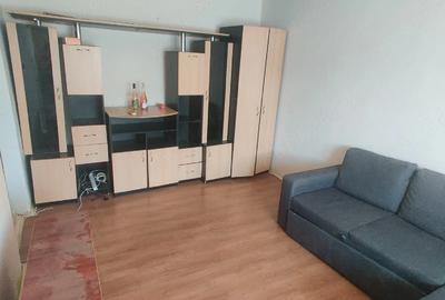 Garsonieră decomandată în Fabric
