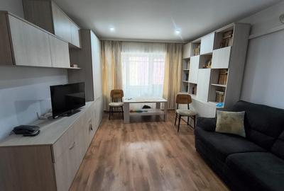 Apartament cu 3 camere decomandat în Dacia