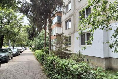 De vanzare ap.3 camere , cart. Tudor- str. Cutezantei - 2