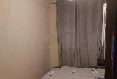 Apartament cu 3 camere semidecomandat în Mircea cel Bătrân