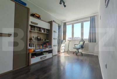 Apartament cu 4 camere decomandat, mobilat în Decebal