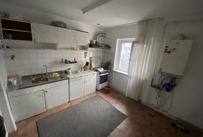 Vând ap 4 camere/ et.3/3 /Focșani, VN-LICEUL PEDAGOGIC - 2