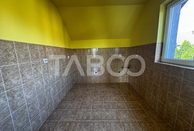 Casa compusa din doua apartamente 116 mpu teren 250 mp Selimbar Sibiu - 7