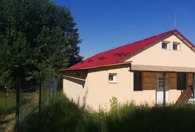 Casă individuală cu 4 camere în Roșia