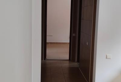 Centru,se vinde apartament decomanadat cu doua camere, pret 58000 euro. - 2