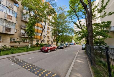 Apartament cu 3 camere decomandat, mobilat în Rahova