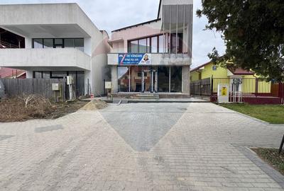 Spațiu comercial, de 120 mp, în Central