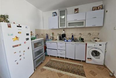 Casa spatioasa de vanzare in centrul satului Racaciuni – teren generos, livada, - 5