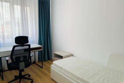 Apartament cu 3 camere semidecomandat în Central