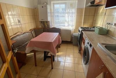 Apartament cu 3 camere decomandat, zona Mircea cel Batran - 8