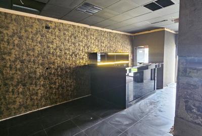 Spațiu comercial, de 85.00 mp, în Central