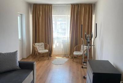 Apartament cu 3 camere decomandat, mobilat în Pantelimon
