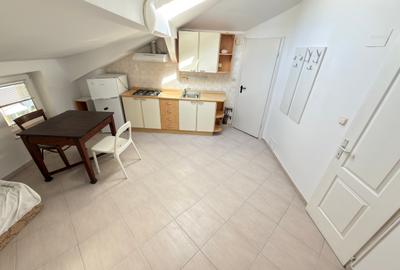 Apartament cu 2 camere nedecomandat în Obor