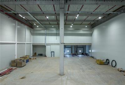 Spațiu industrial, de 2,000 mp, în Jucu