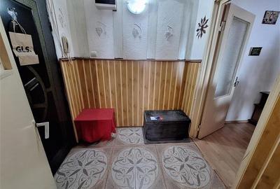 Apartament  2 camere semidecomandat , zona Milcov - 16