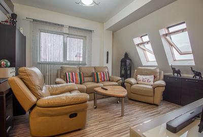 Apartament cu 3 camere decomandat în Drumul Taberei
