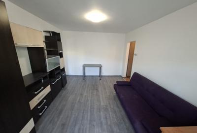 Apartament cu 2 camere semidecomandat, mobilat în Baza 3